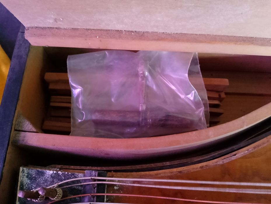 Stara cytra do renowacji