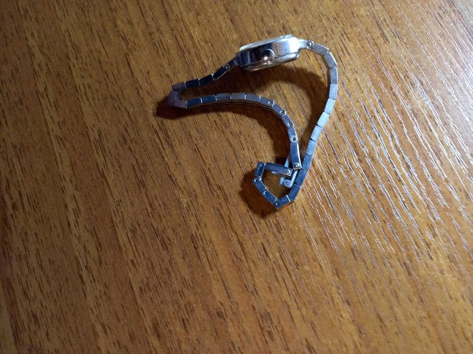 Наручний жіночий годинник часів СРСР Чайка