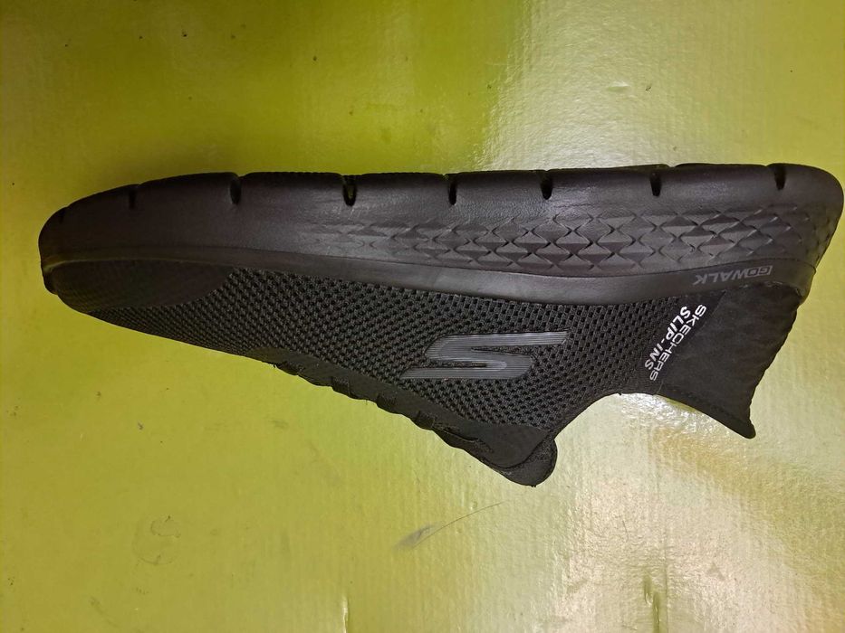 Кроссовки   Skechers оригинал размер 39 стелька 26 см