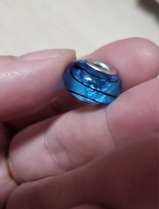 Charms/koralik modułowy niebieski w czarne paski