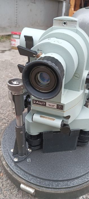 Теодолит новый советского времени