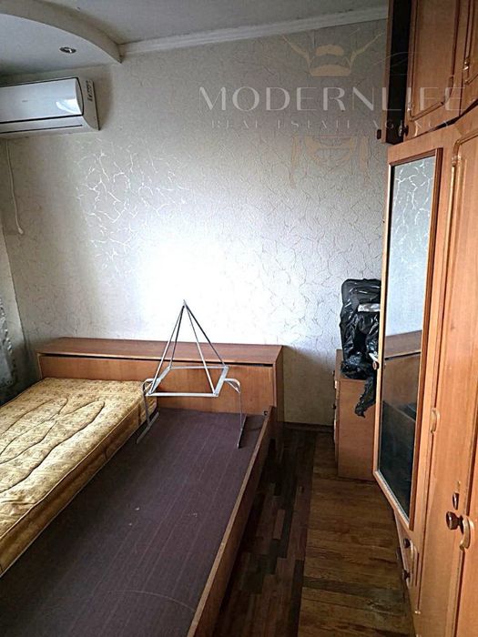 Продаж 4к квартири вул. Братиславська 13