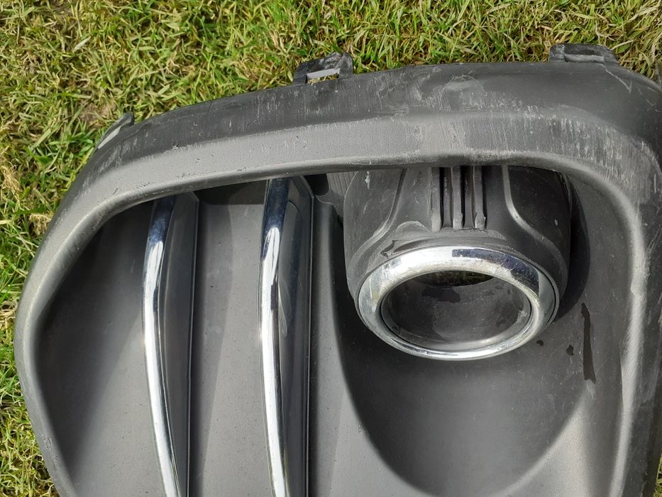 Накладка права противотуманки кіа спортедж 4