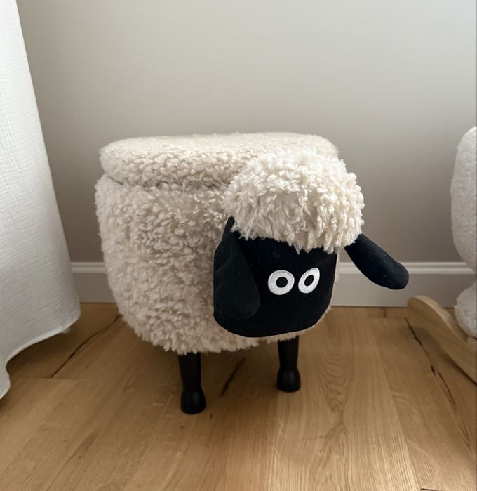 Pufa dziecieca baranek owca czarna bezowa szara dla dziecka