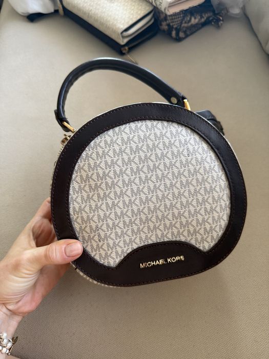 Przepiekny kuferek MK