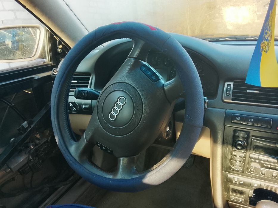 Крило Audi A6c5 . Розбор , є все.