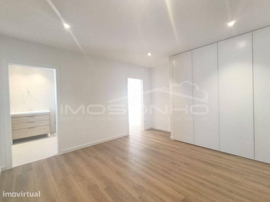 Moradia T3 de linhas modernas