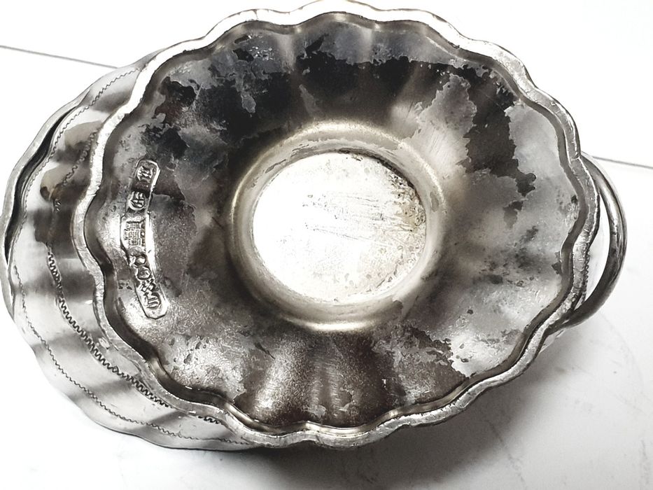 Fantástico antigo açucareiro  inglês em metal prateado