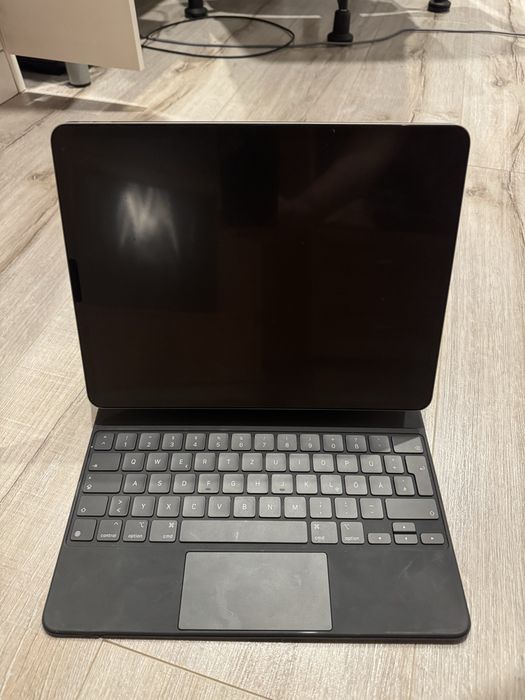 iPad Pro 12,9 cala (6. generacji) + magic keyboard + apple pencil 2