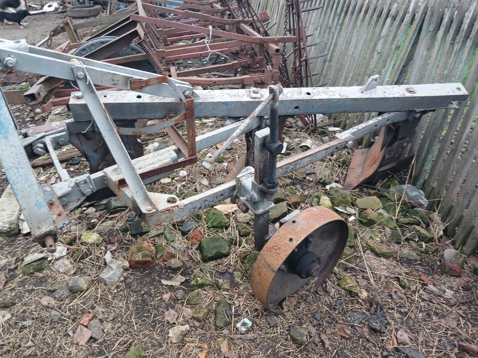 Продам плуг ПЛН 3-35