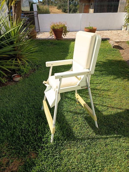 Cadeira de refeição de bebé