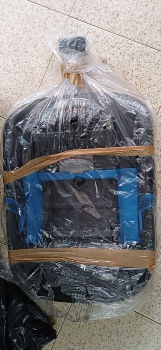 Carrinho de bebé 3 em 1 / Cadeirinhas bebé/criança / Cama de viagem