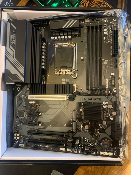 Материнская плата Gigabyte Z790D DDR5