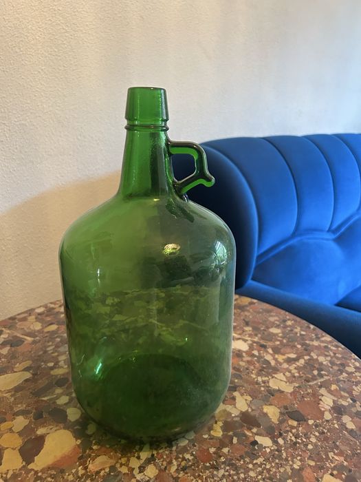 garrafões de vidro verde clássicos