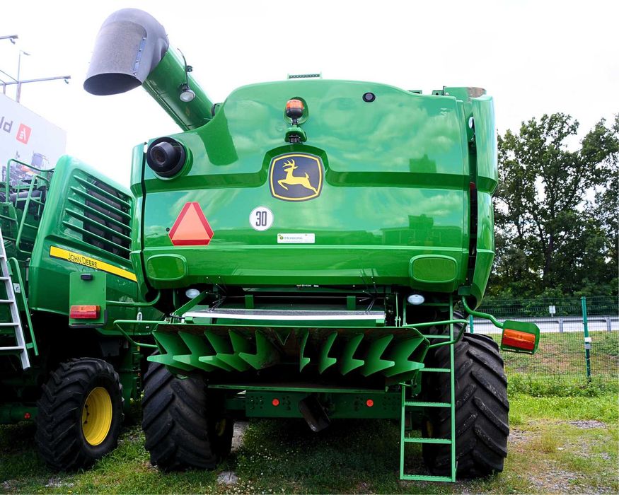 John Deere S670I