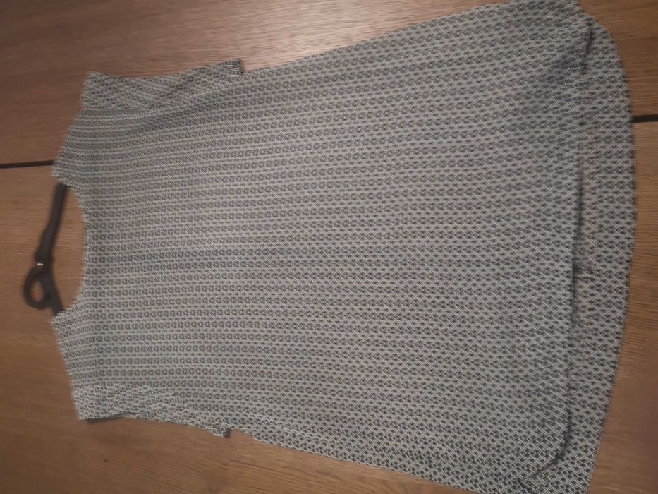 Top Mango, cavas, Tamanho M, tecido translúcido branco e preto