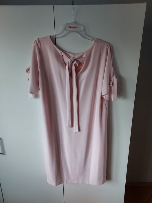 Różowa sukienka oversize