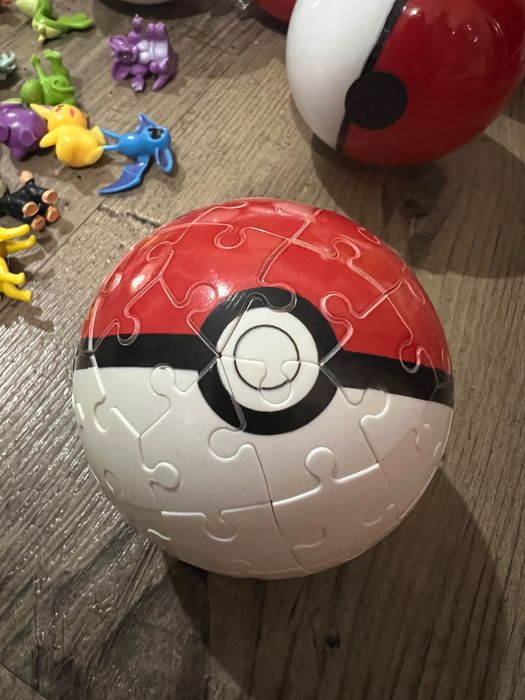 Zestaw kolekcjonerski- około 600! sztuk Karty Pokémon, albumy,pokeball