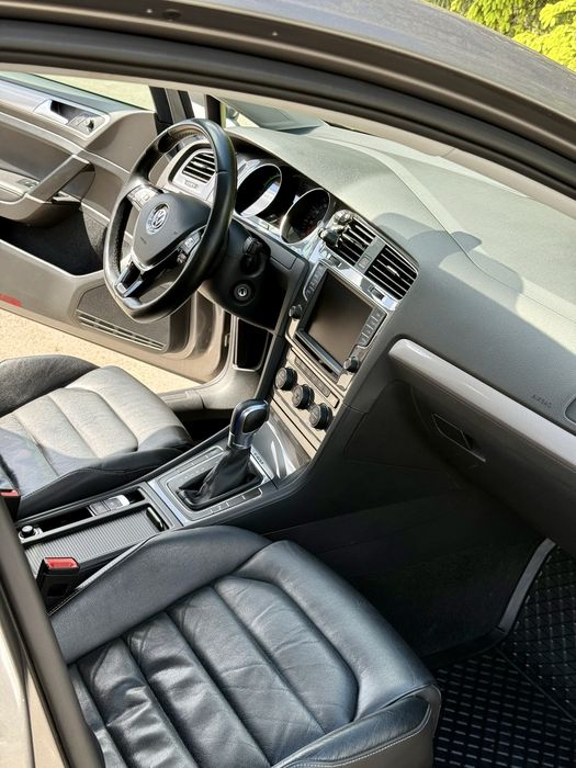 Volkswagen e-Golf 2016 VIN WVWZZZAUZHW901650 фото оголошення 12 з 17