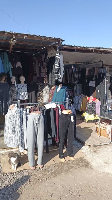 Продам контейнер на південному ринку (одяг, взуття)
