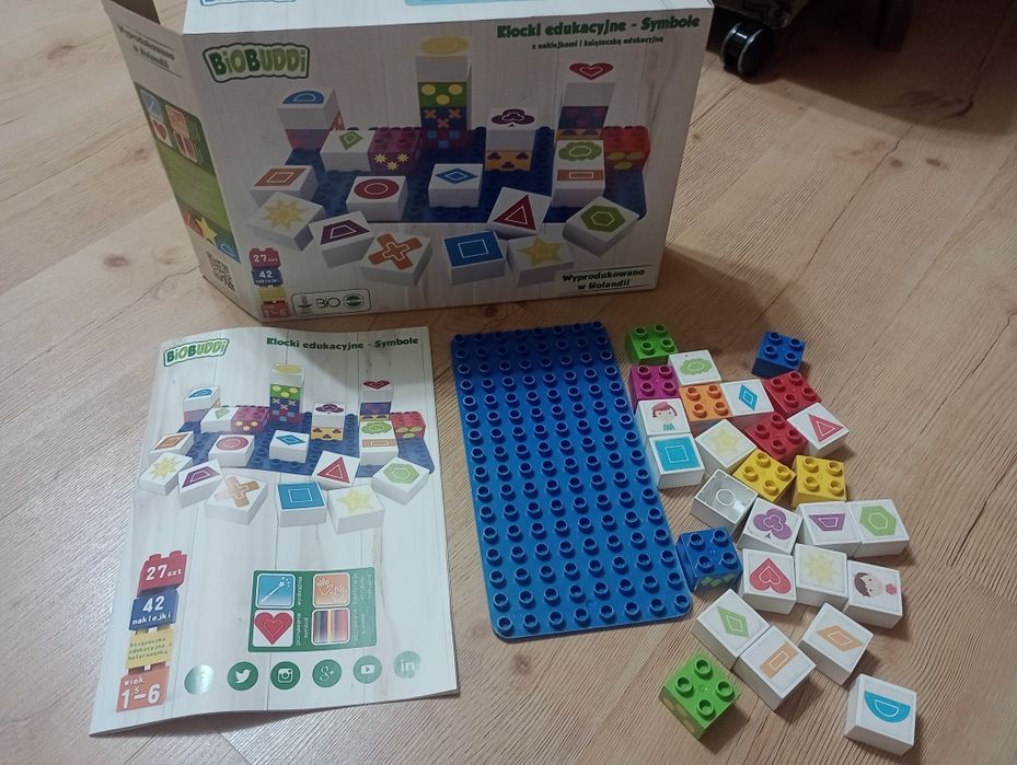 Klocki edukacyjne Biobuddi symbole kompatybilne z LEGO Duplo