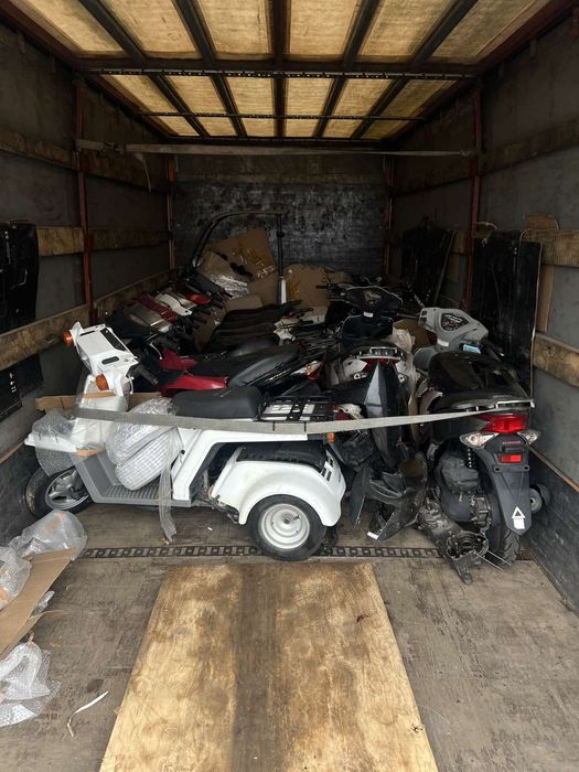 Пластик клюв на Yamaha jog sa 36 (sa 16 vino 2t basic jog Suzuki lets)