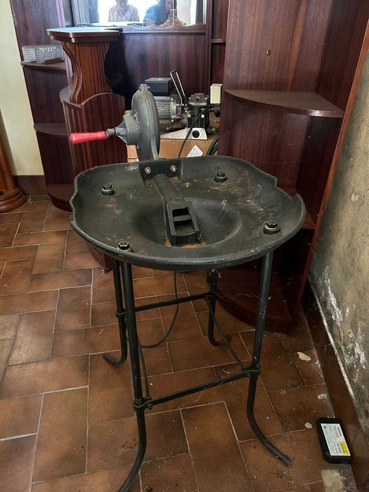 Forja para acender carvão