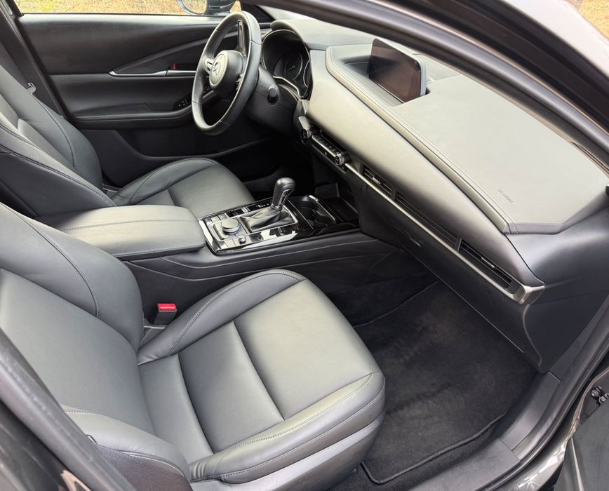 Продам Mazda CX-30 в гарному стані. 2.5 атмо, повний привід, комплектація select
