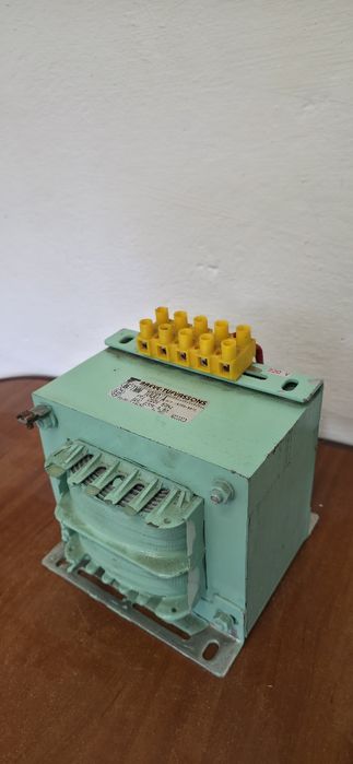 Jednofazowy transformator separacyjny firmy Breve-Tufvasson, model TMM 1000/A.