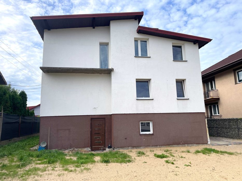 Dom 3 Kondygnacyjny + Budynek Gospodarczy 120 m