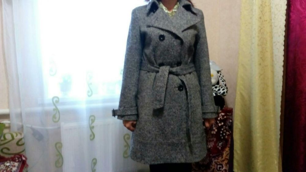 Пальто осінь/весна..