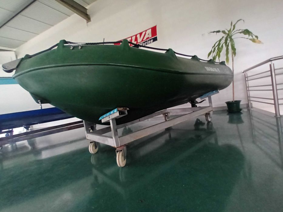 BARCO WHALY 310 Com o motor MERCURY 15HP 4T. EFI ELPT