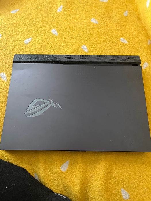 Laptop asus rog strix g15