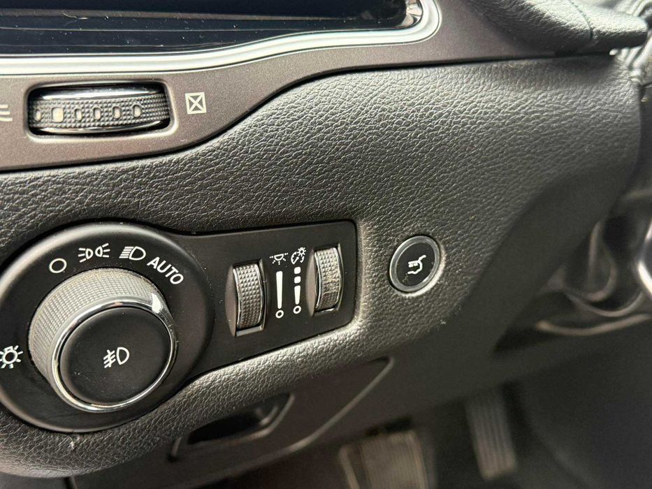 Продам Jeep Cherokee