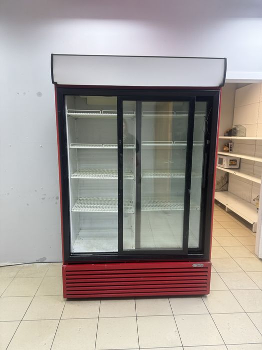 Холодильник великий