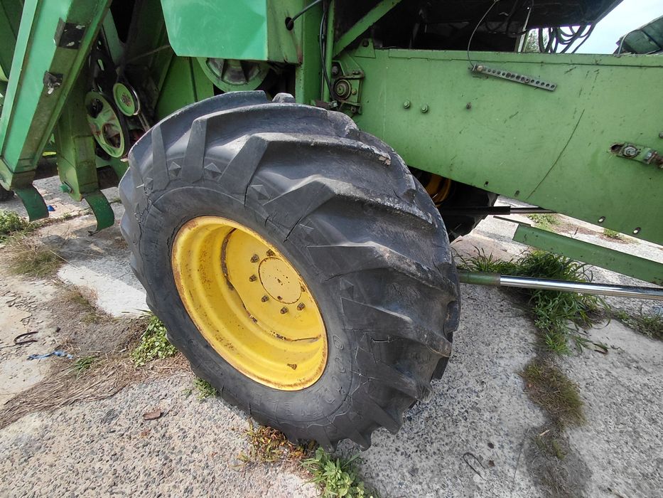 Комбайн Johne Deere 952