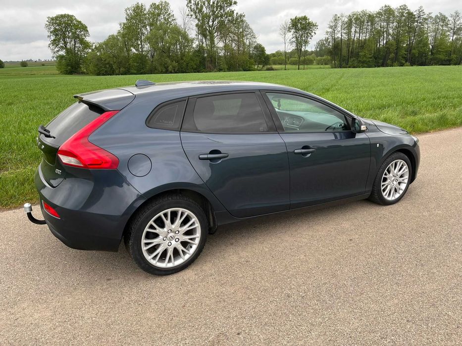 Volvo V40 2.0 D2 LIFT Stan Bardzo dobry!**Niski przebieg  2017 rok