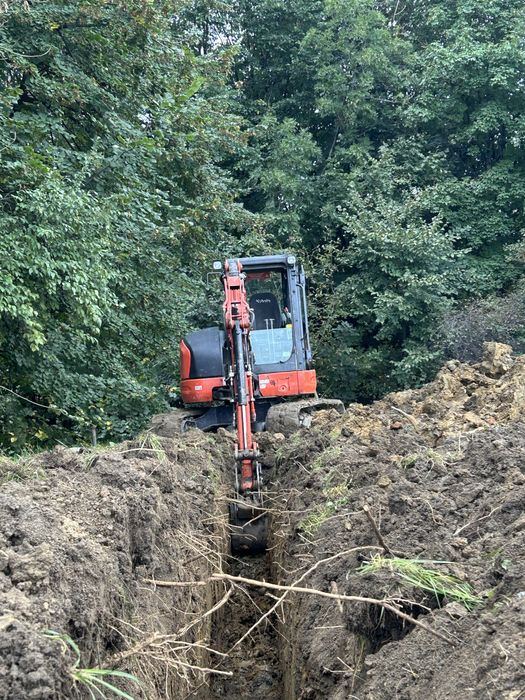 Uslugi minikoparką, przyłącza wody, gazu, kanalizacji, przewiert