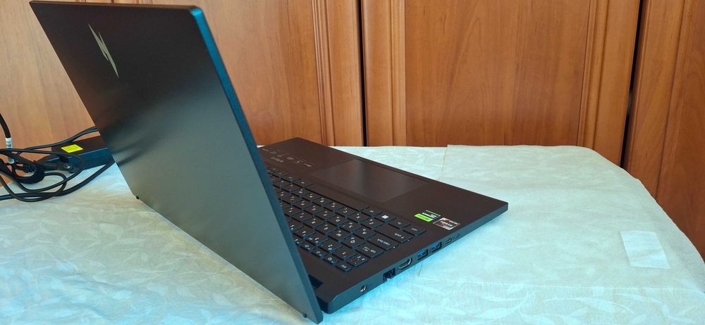 Acer Nitro V 15 с RTX 4050 6GB/Ryzen 5 7535HS/16GB/512GB