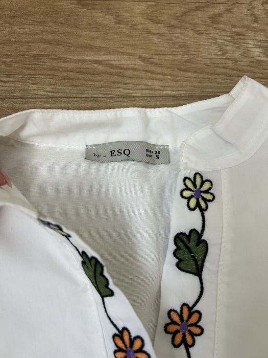Біла вишита сукня XS