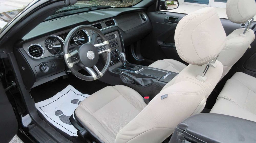 Ford Mustang      2014