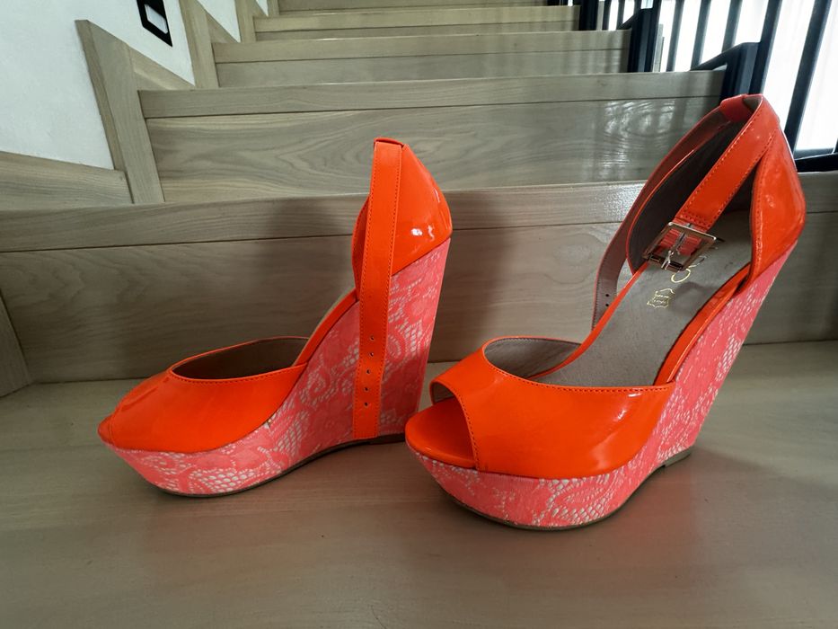 Buty na koturnie z torebką