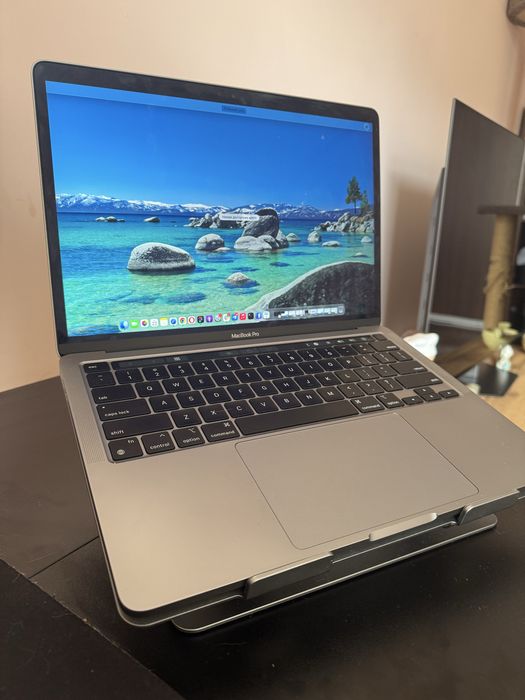 Macbook pro m1 8gb ram 256gb