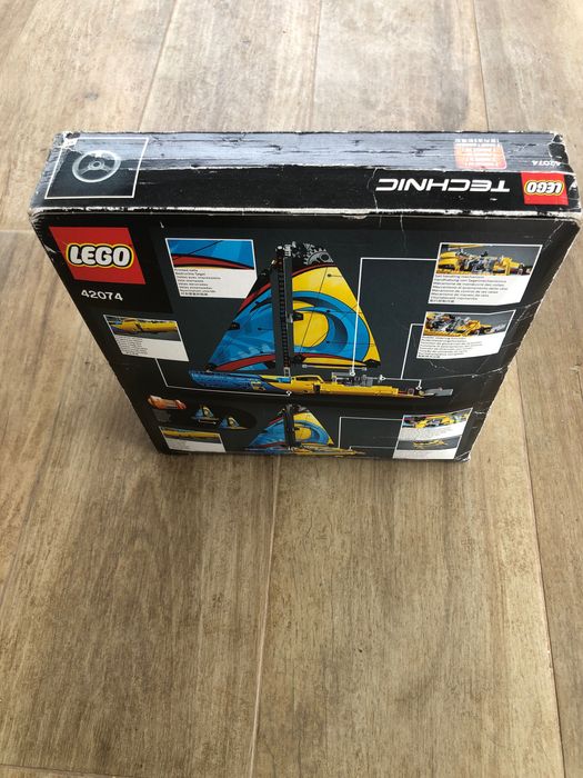 LEGO Technic 42074 Iate de Corrida