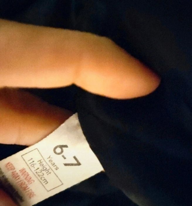 Czarna kurtka chłopięca 116/122 parka niska cena z kapturem