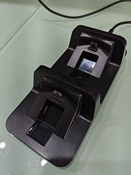 Doca Dock Charging Base for 2 PS4/PC Joysticks64751671323011122