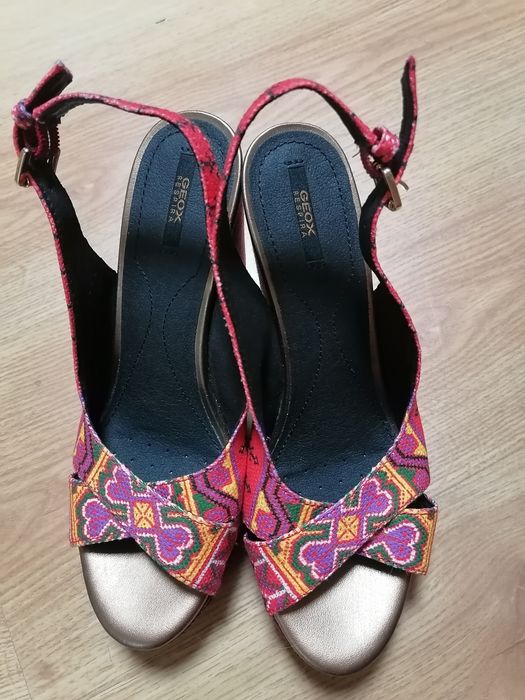 Sandały na koturnie Geox Respira 37