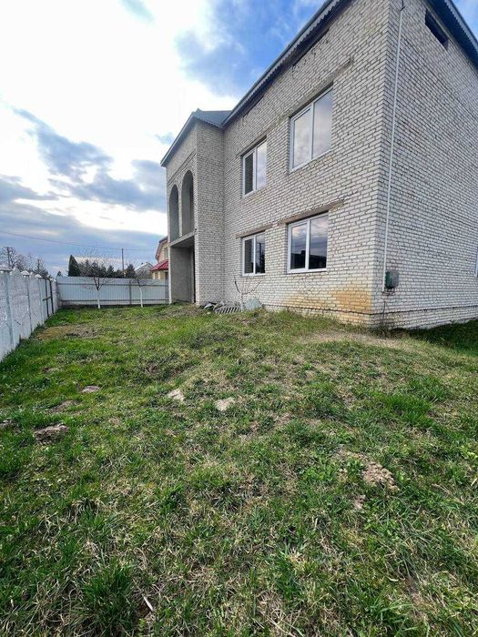 Продаж будинку в с. Карачинів — вул. Симоненка (поблизу Львова)