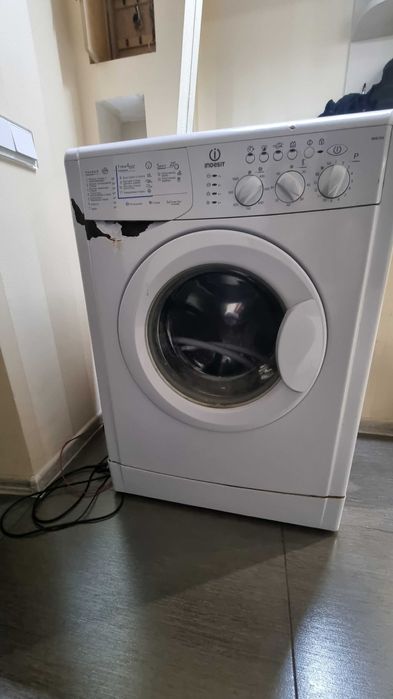 Пральна машина Indesit