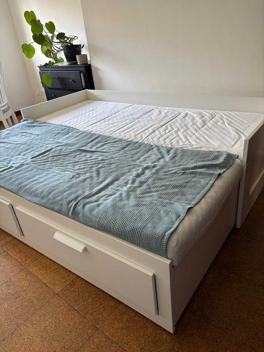 Cama Ikea Brimnes com colchões